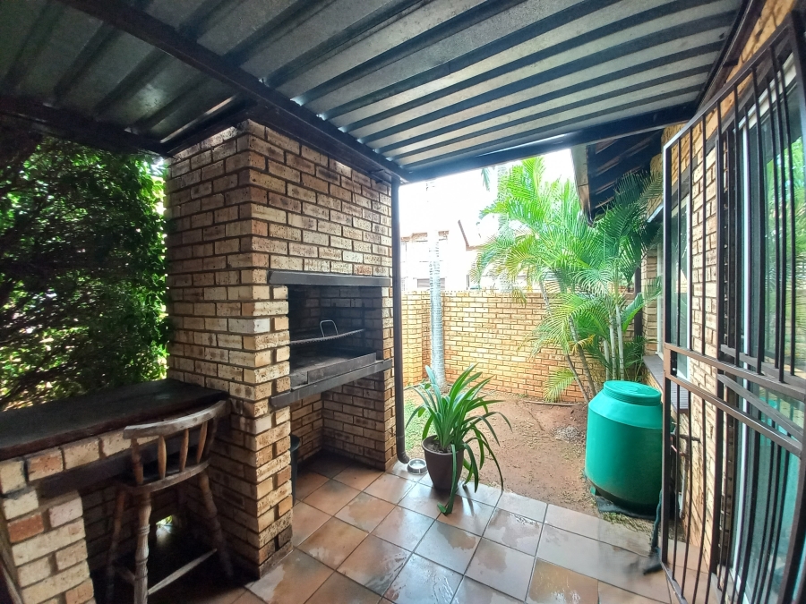 2 Bedroom Property for Sale in Safari Gardens North West